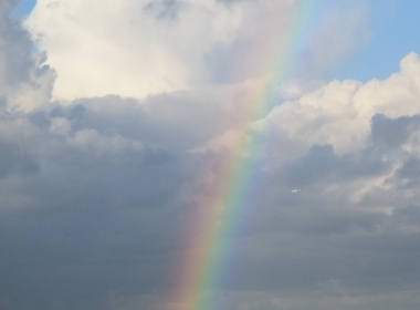 神用彩虹來跟我們訴說：考試期間，聖三位與我同在